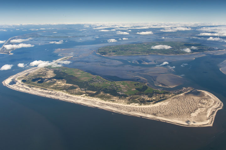 Etwa eine Seestunde von Föhr liegt die Insel Amrum